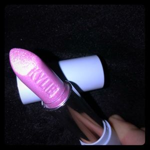 Kylie glitter lipstick  in Cold as Ice